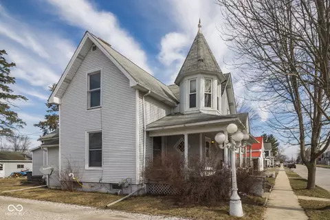 Exterior - 104 E Washington St, Roachdale, IN 46172 photo 4 of 6