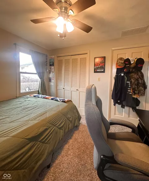 Bedroom - 400 E Water St, Pendleton, IN 46064 photo 3 of 3