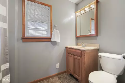 Bath - 501 E Thompson St, Edinburgh, IN 46124 photo 1 of 5