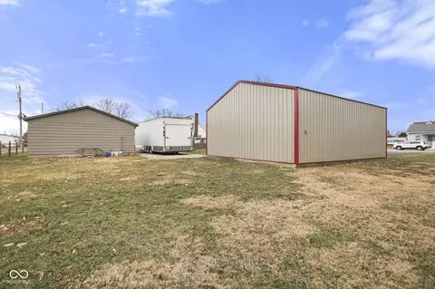 Exterior - 501 E Thompson St, Edinburgh, IN 46124 photo 9 of 10