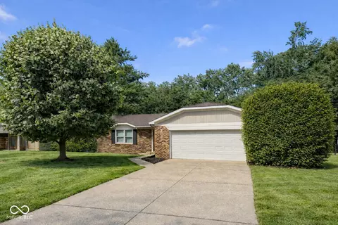 1348 Secretariat Ln, Indianapolis, IN 46217