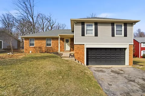 938 Elmwood Cir, Noblesville, IN 46062