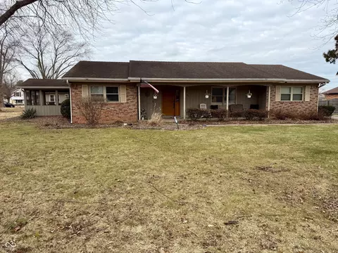 405 Greenacres Dr, Crawfordsville, IN 47933