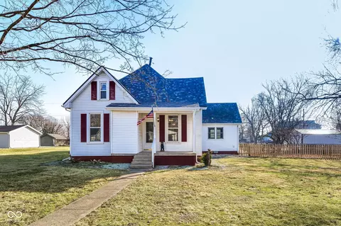 229 N 5th St, Elwood, IN 46036