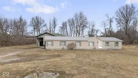 1317 E Cutshall Rd, Scottsburg, IN 47170