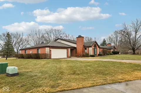 2215 Emily Dr, Indianapolis, IN 46260