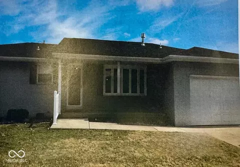 712 S Ryle Ctr, Greensburg, IN 47240