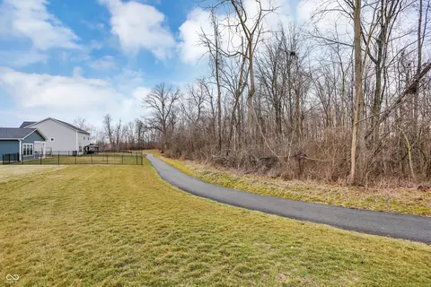 Exterior - 8656 Meadowlands Ct, Plainfield, IN 46168 photo 7 of 7