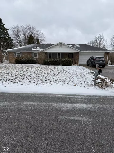 1616 E 47th St, Anderson, IN 46013