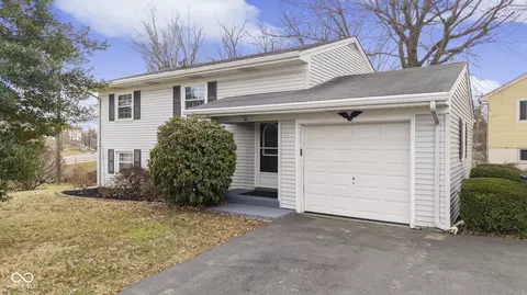 711 Navajo Dr, New Albany, IN 47150