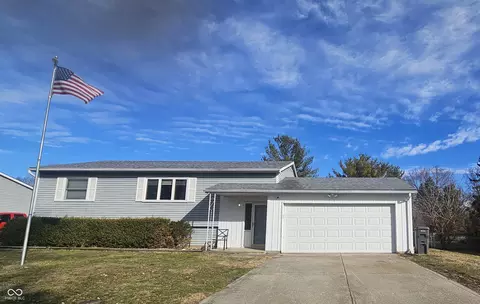 8626 Stonewall Dr, Indianapolis, IN 46231