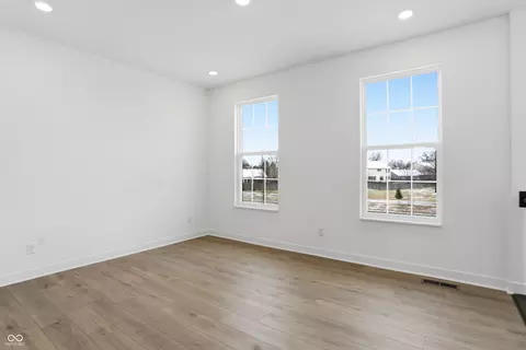 Living - 5891 Farwell Ave, Plainfield, IN 46168 photo 3 of 6