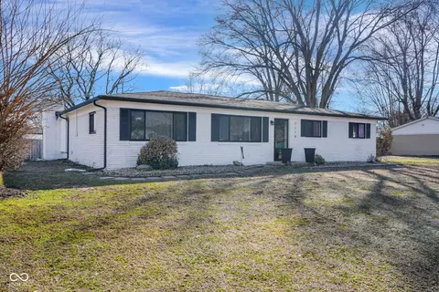 7114 S Midland Ave, Columbus, IN 47201