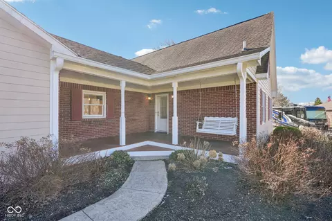 Exterior - 3369 Farmbrook Ct, Danville, IN 46122 photo 2 of 14