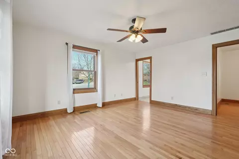 Living - 3369 Farmbrook Ct, Danville, IN 46122 photo 4 of 8