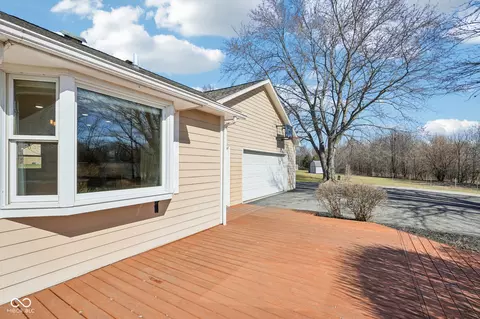 Exterior - 3369 Farmbrook Ct, Danville, IN 46122 photo 11 of 14
