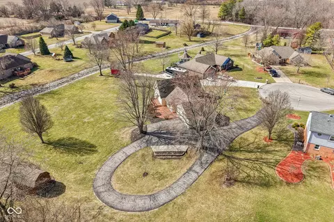 View/Area - 3369 Farmbrook Ct, Danville, IN 46122 photo 2 of 12