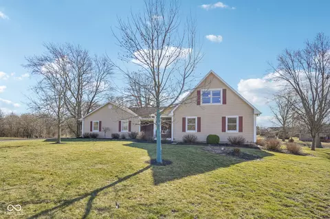 Exterior - 3369 Farmbrook Ct, Danville, IN 46122 photo 4 of 14