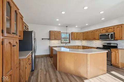 Kitchen - 3369 Farmbrook Ct, Danville, IN 46122 photo 2 of 4
