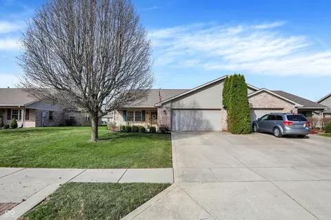1664 Vidalia Ct, Greenwood, IN 46143