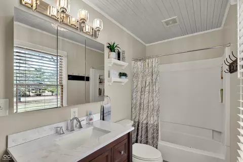 Bath - 26211 Scherer Ave, Arcadia, IN 46030 photo 1 of 5