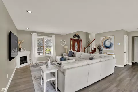 Living - 26211 Scherer Ave, Arcadia, IN 46030 photo 2 of 5
