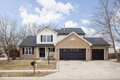 832 Port Dr, Avon, IN 46123