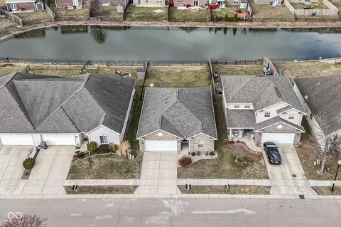906 Hildebrand Dr, Indianapolis, IN 46217