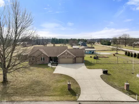 View/Area - 9032 Edgewood Ln, Sunman, IN 47041 photo 2 of 9