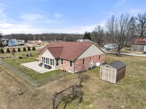 Exterior - 9032 Edgewood Ln, Sunman, IN 47041 photo 4 of 9