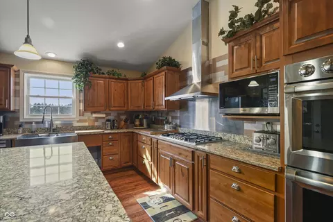 Kitchen - 9032 Edgewood Ln, Sunman, IN 47041 photo 2 of 3