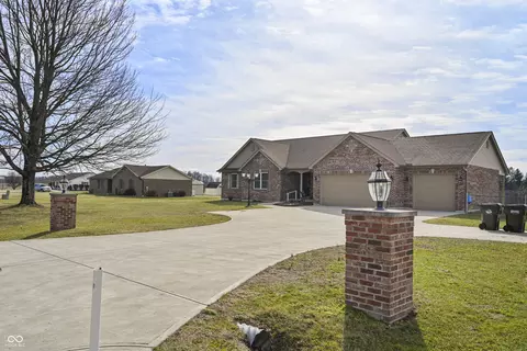 Exterior - 9032 Edgewood Ln, Sunman, IN 47041 photo 9 of 9