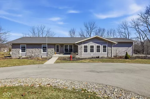 1066 Elmwood Cir, Noblesville, IN 46062