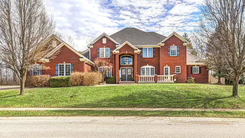 633 Foxboro Dr, Avon, IN 46123
