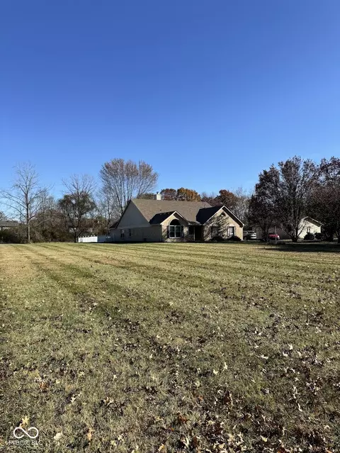 6401 Pleasant Woods Ln, Indianapolis, IN 46236