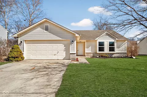 613 Woodfield Cir, Avon, IN 46123