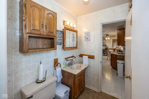 Bath - 926 E Post Rd, Anderson, IN 46012 photo 1 of 2