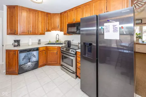 Kitchen - 926 E Post Rd, Anderson, IN 46012 photo 2 of 3