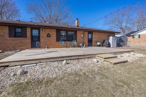 Exterior - 926 E Post Rd, Anderson, IN 46012 photo 4 of 10