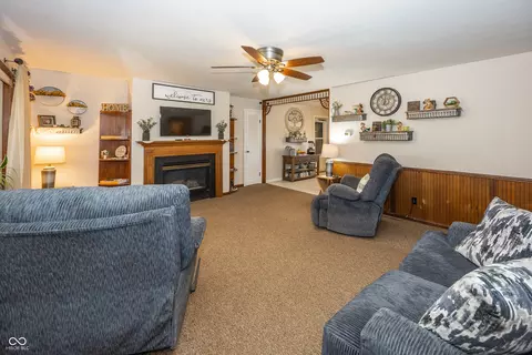 Living - 926 E Post Rd, Anderson, IN 46012 photo 1 of 4