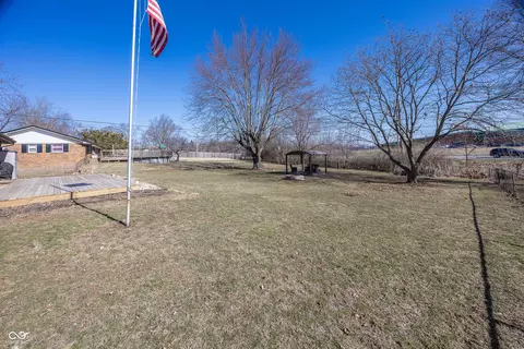 Exterior - 926 E Post Rd, Anderson, IN 46012 photo 9 of 10