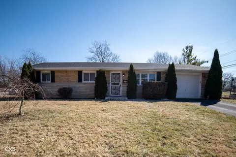 605 Grovewood Dr, Beech Grove, IN 46107