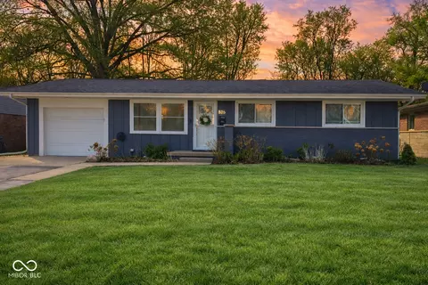 826 Gardenside Dr, Greencastle, IN 46135