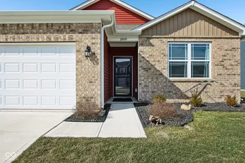 2600 Redding Dr, Whitestown, IN 46075