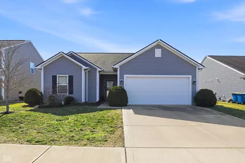 410 Shadetree Ct, Sheridan, IN 46069