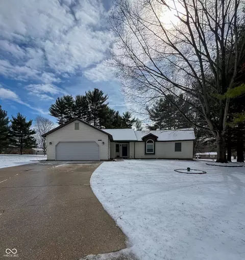 1610 N Sommer Ln, Crawfordsville, IN 47933