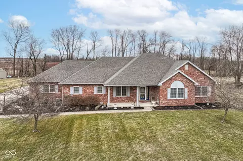 1624 W Country Manor Ln, Anderson, IN 46013