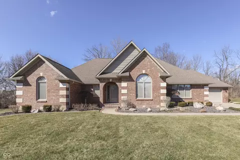 8896 Classic View Dr, Indianapolis, IN 46217