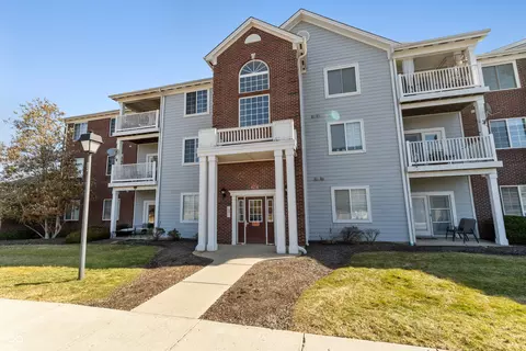 6231 Amber Creek Ln #310, Indianapolis, IN 46237