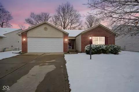 6038 White Birch Dr, Fishers, IN 46038